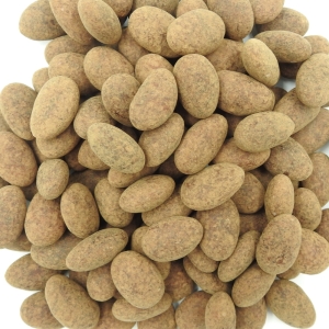 Amandes enrobées chocolat au lait poudrées cacao  CT DE 10KG